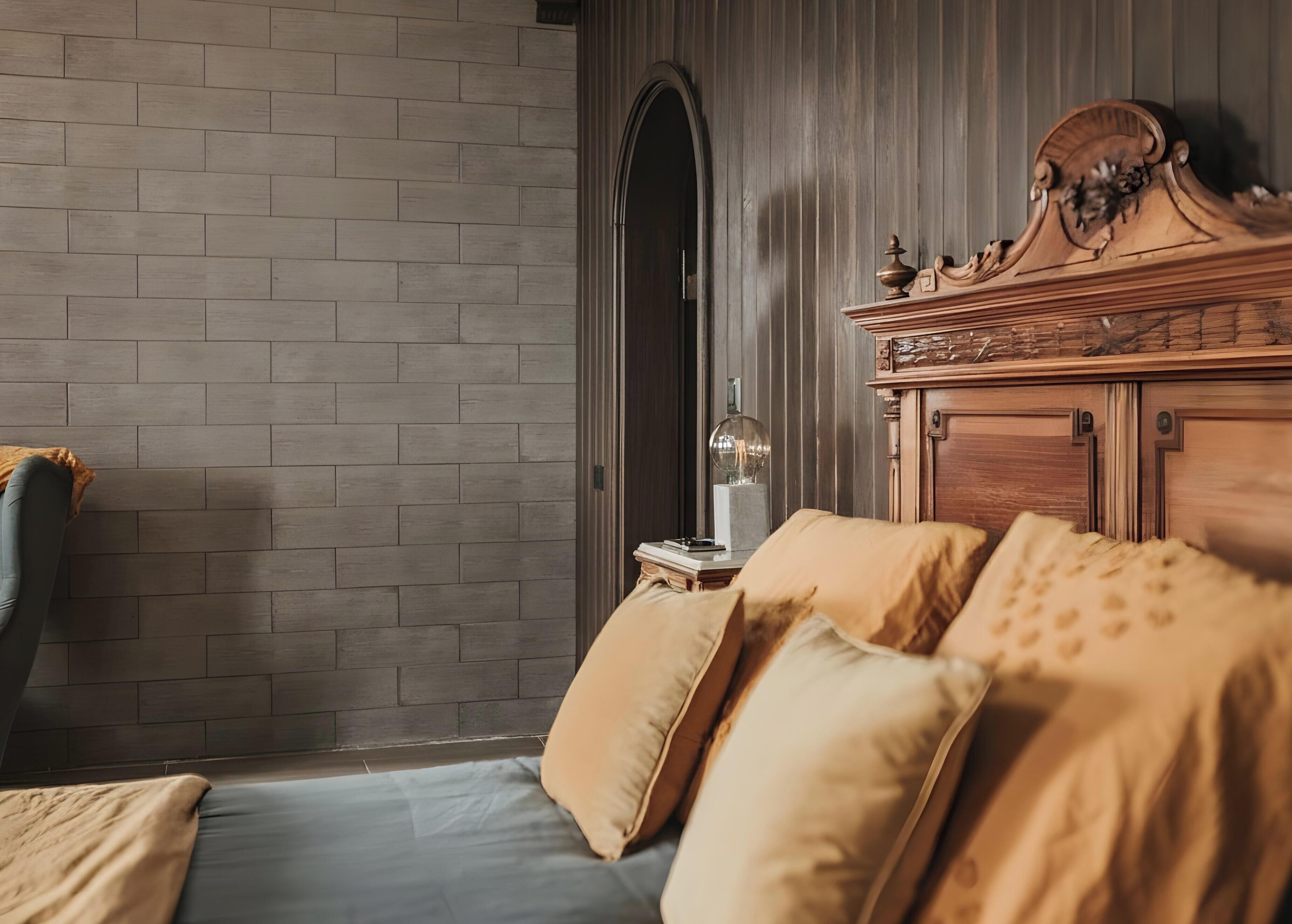 Een strijkplank/strijkijzer, wifi, beddengoed