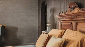 Een strijkplank/strijkijzer, wifi, beddengoed