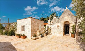 Exterior - TD Truly Trulli Gentle Breezes Across Olive Va... (Coreggia)