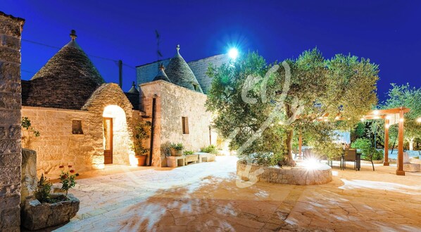 Terrace/patio - TD Truly Trulli Gentle Breezes Across Olive Va... (Coreggia)