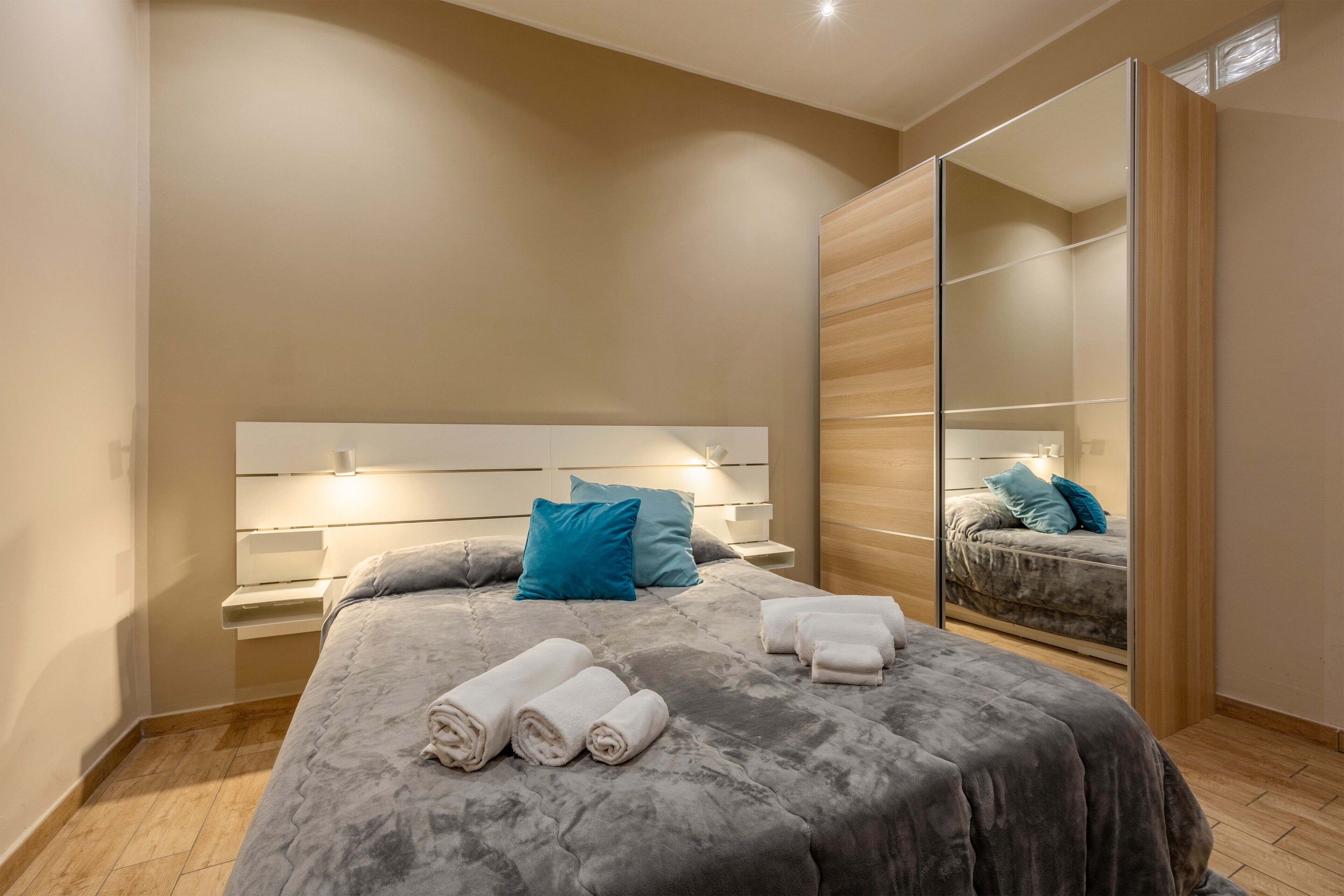 Schreibtisch, Bügeleisen/Bügelbrett, WLAN, Bettwäsche