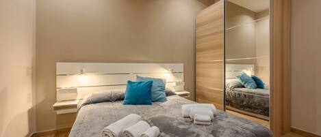 Schreibtisch, Bügeleisen/Bügelbrett, WLAN, Bettwäsche