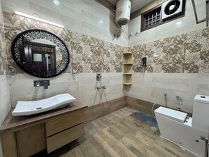 Shower, towels, soap, shampoo