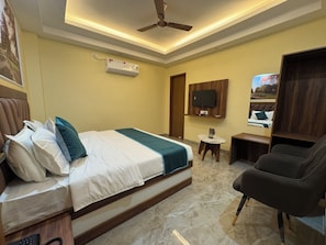 Deluxe Double Room, City View | Free WiFi - HOTEL SHIWALIK GRAND (Haridwar)