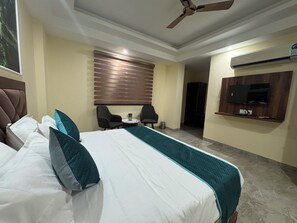 Deluxe Double Room, City View | Free WiFi - HOTEL SHIWALIK GRAND (Haridwar)