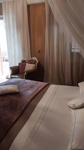 Room - Triple Room with Wi-Fi and Air Conditioning (Montegrosso)