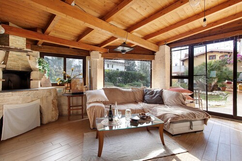Annex with Wi-Fi and Air Conditioning
