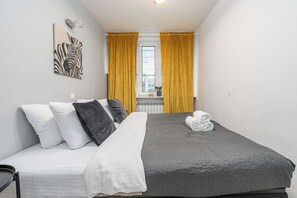 2 bedrooms, iron/ironing board, WiFi, bed sheets