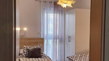 Apartamento (Two Bedroom Apartment with Balcony an) | 4 quartos