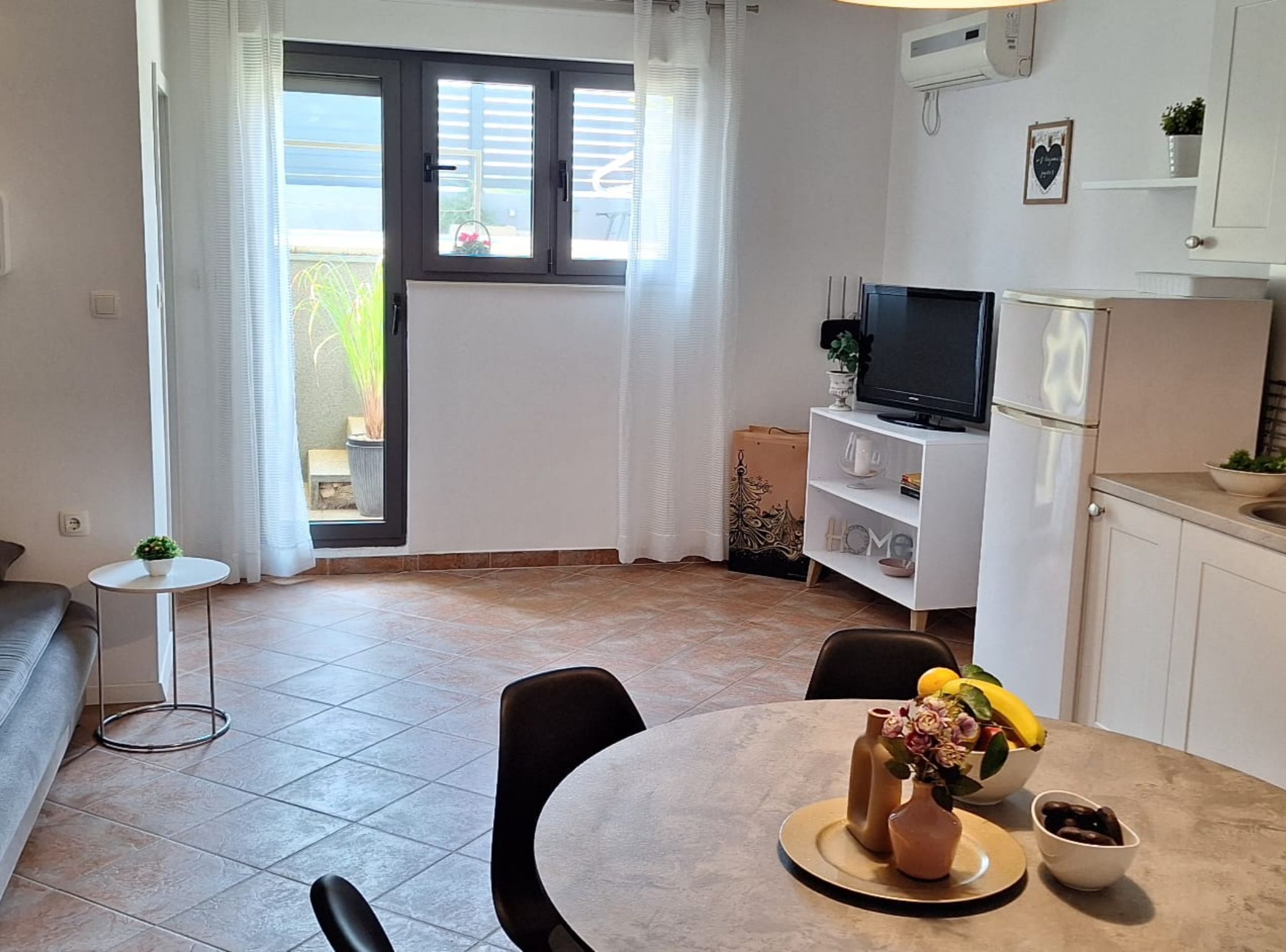 Apartment (Two Bedroom apartment with Terrace (C) | Living room | 32-inch flat-screen TV with satellite channels