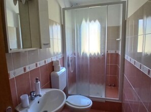 Apartment (Two Bedroom Apartment With Balcony (A) | Bathroom | Bathtub, towels - Apartments Matušan Kampor Rab (Rab)