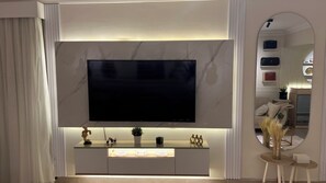Interior - DoUu Stay 1,Luxury 2BR & Office Modern Homes Zayed (El Sheikh Zayed City)