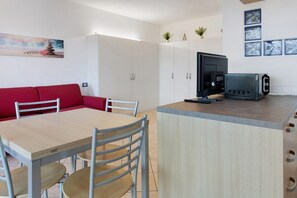 Dining - Studio 'Lake and Relax' with Lake View, Private Terrace and Wi-Fi (Gravedona ed Uniti)