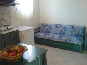 Interior - Apartment 'Odysseia  1 - 4 Adults' with Shared Terrace, Wi-Fi and Air Conditioning (Nikiana)