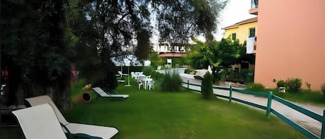 المنطقة المحيطة بالمنشأة