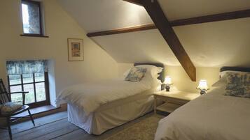 4 bedrooms, individually decorated, individually furnished, free WiFi