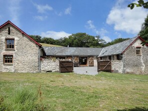 Exterior - Nethercote Byre (Minehead)