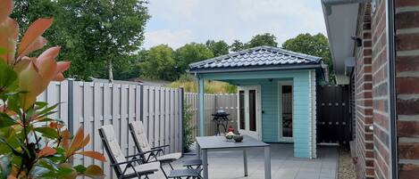 تناول الطعام بالخارج