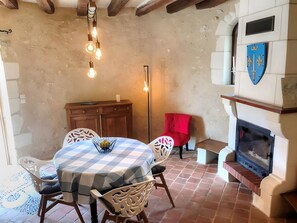 Dining - Holiday Home 'La Tour De La Gazillère' (Chédigny)