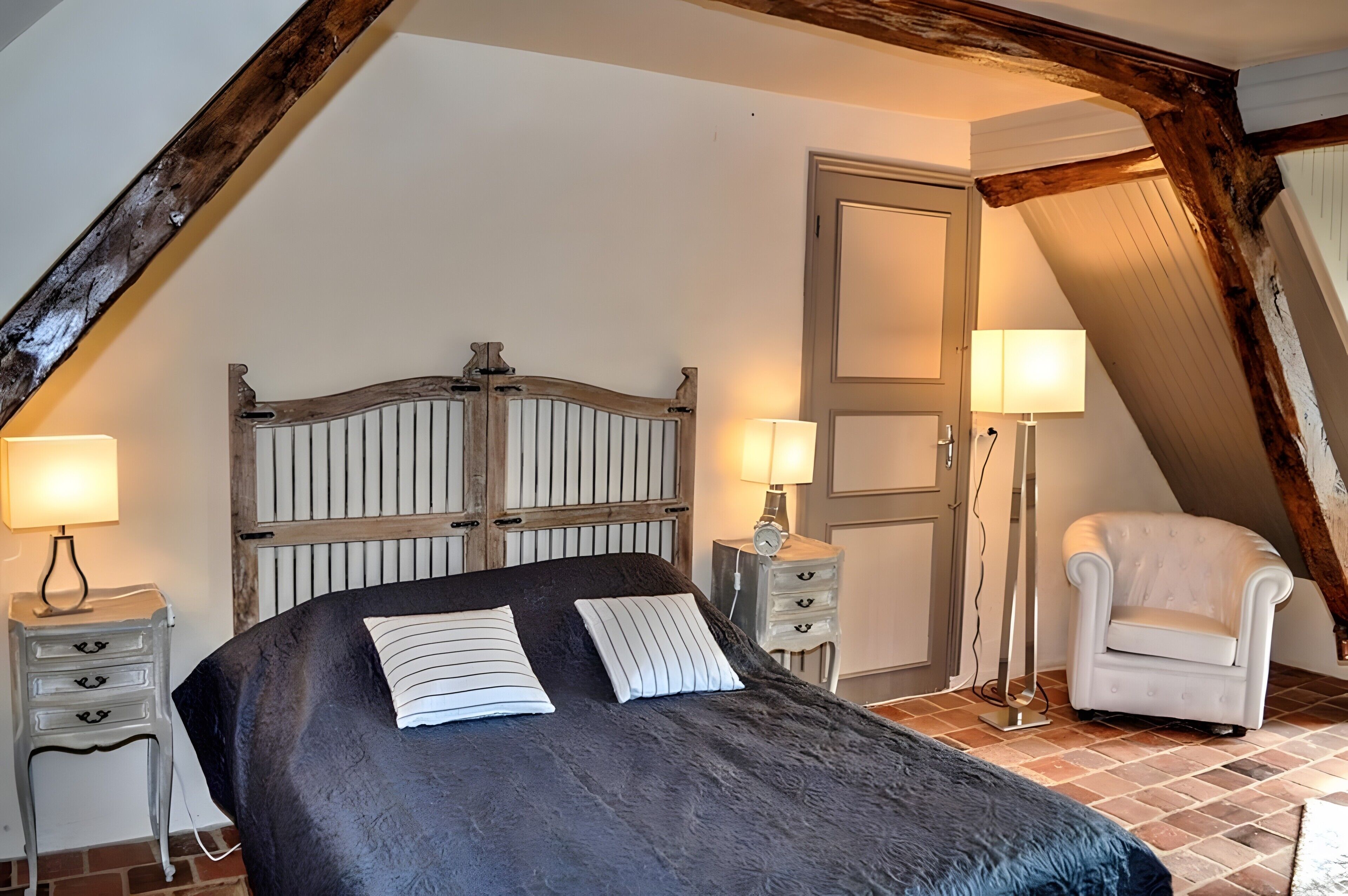 Tabla de planchar con plancha y wifi 