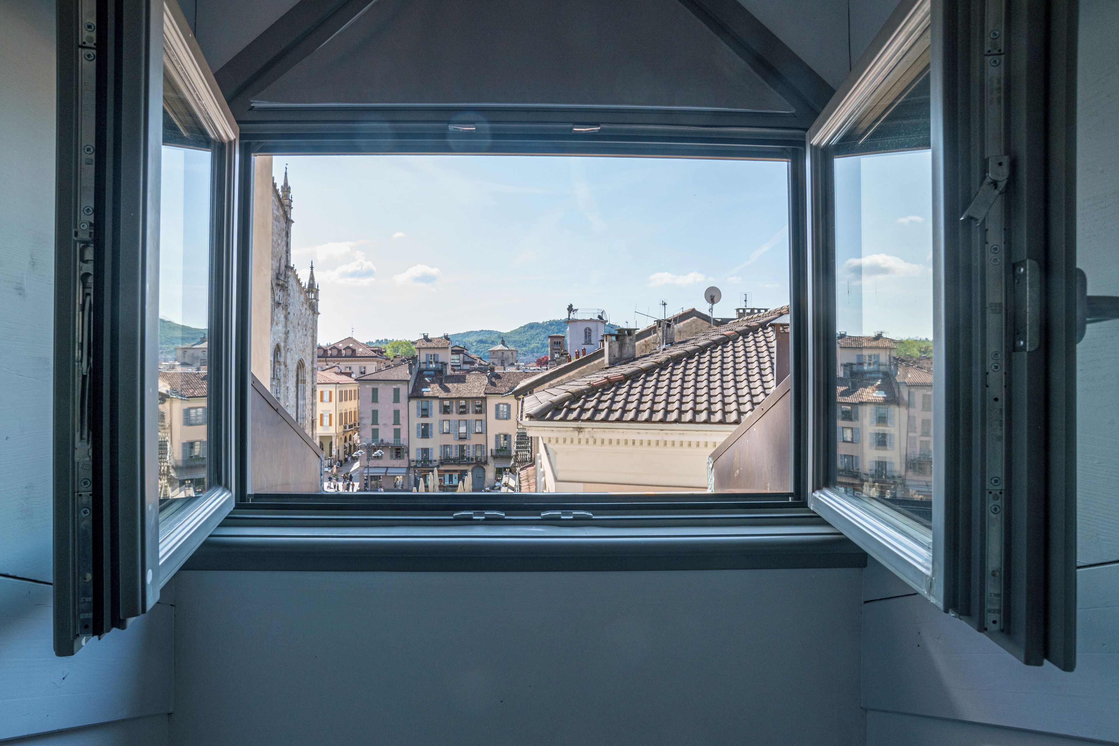 Elite-Apartment, Stadtblick | Laptopgeeigneter Arbeitsplatz, schallisolierte Zimmer, kostenloses WLAN