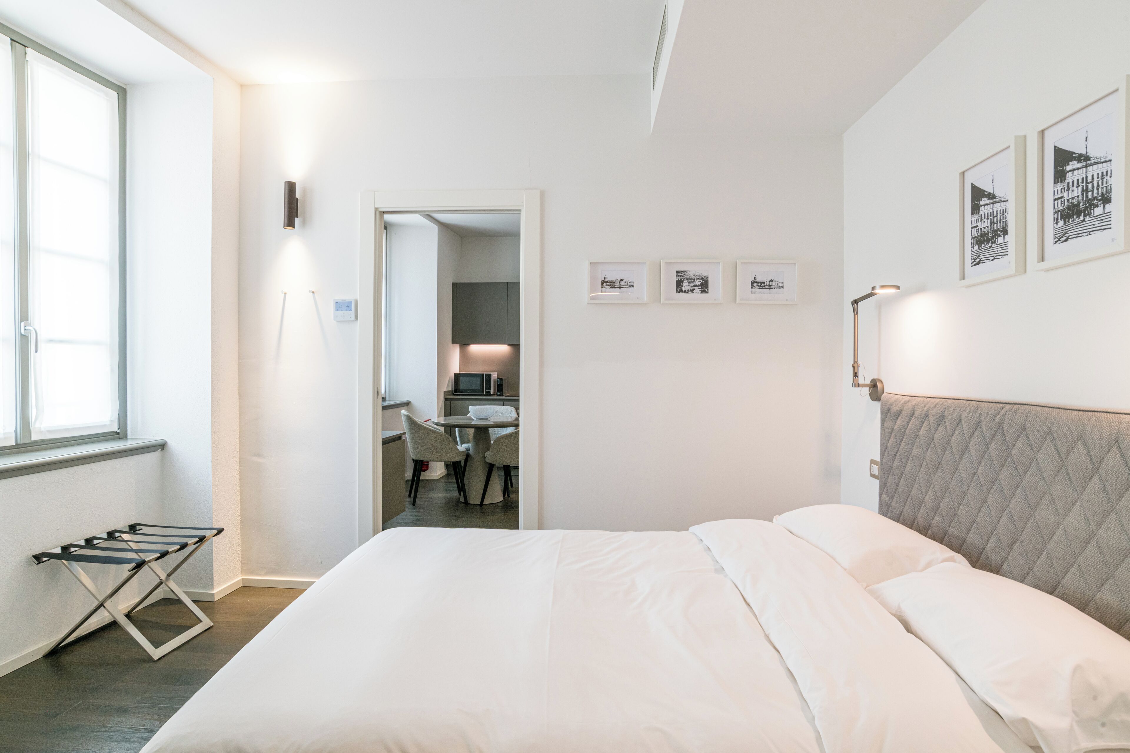 Laptopgeeigneter Arbeitsplatz, schallisolierte Zimmer, kostenloses WLAN