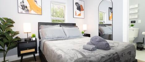 Fer et planche à repasser, Wi-Fi gratuit, draps fournis