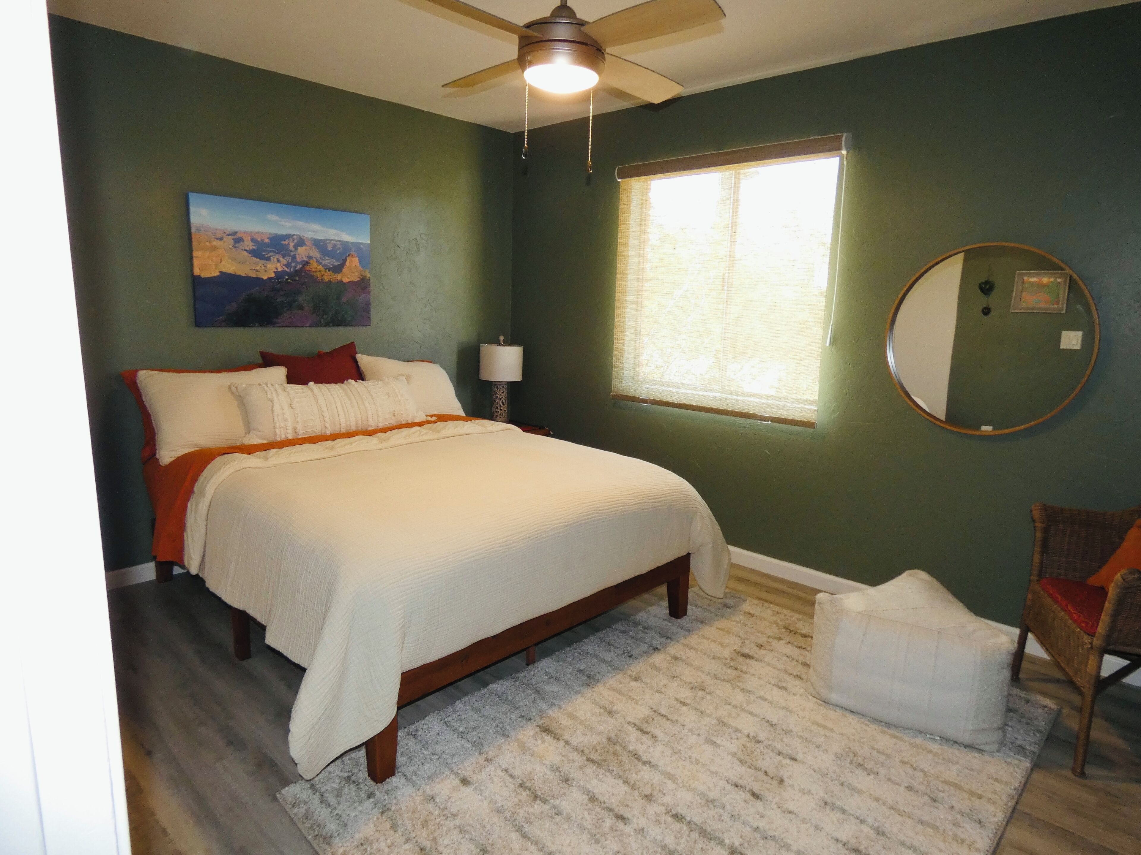 Silitysrauta/-lauta, Wi-Fi, vuodevaatteet