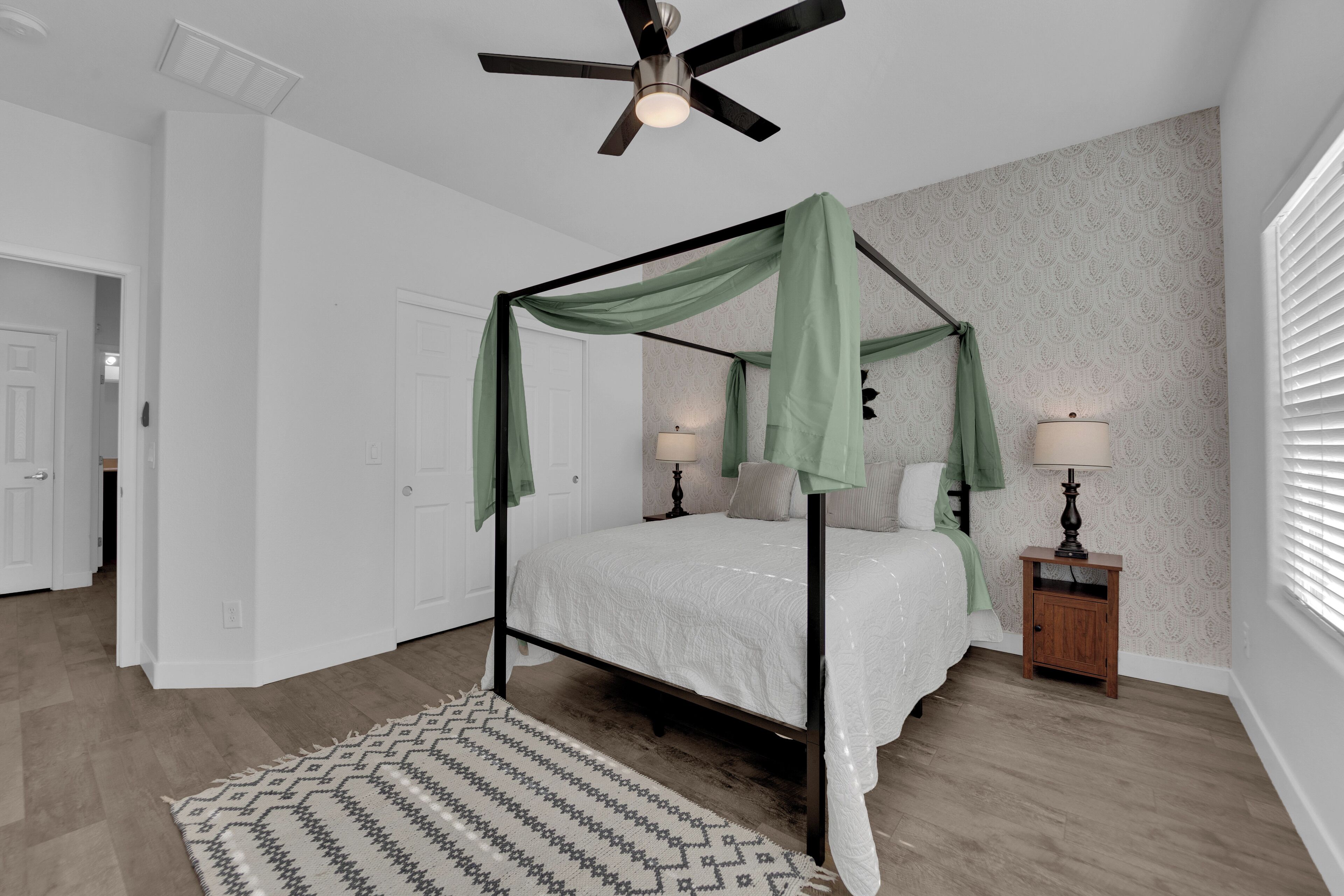 Fer et planche à repasser, Wi-Fi, draps fournis