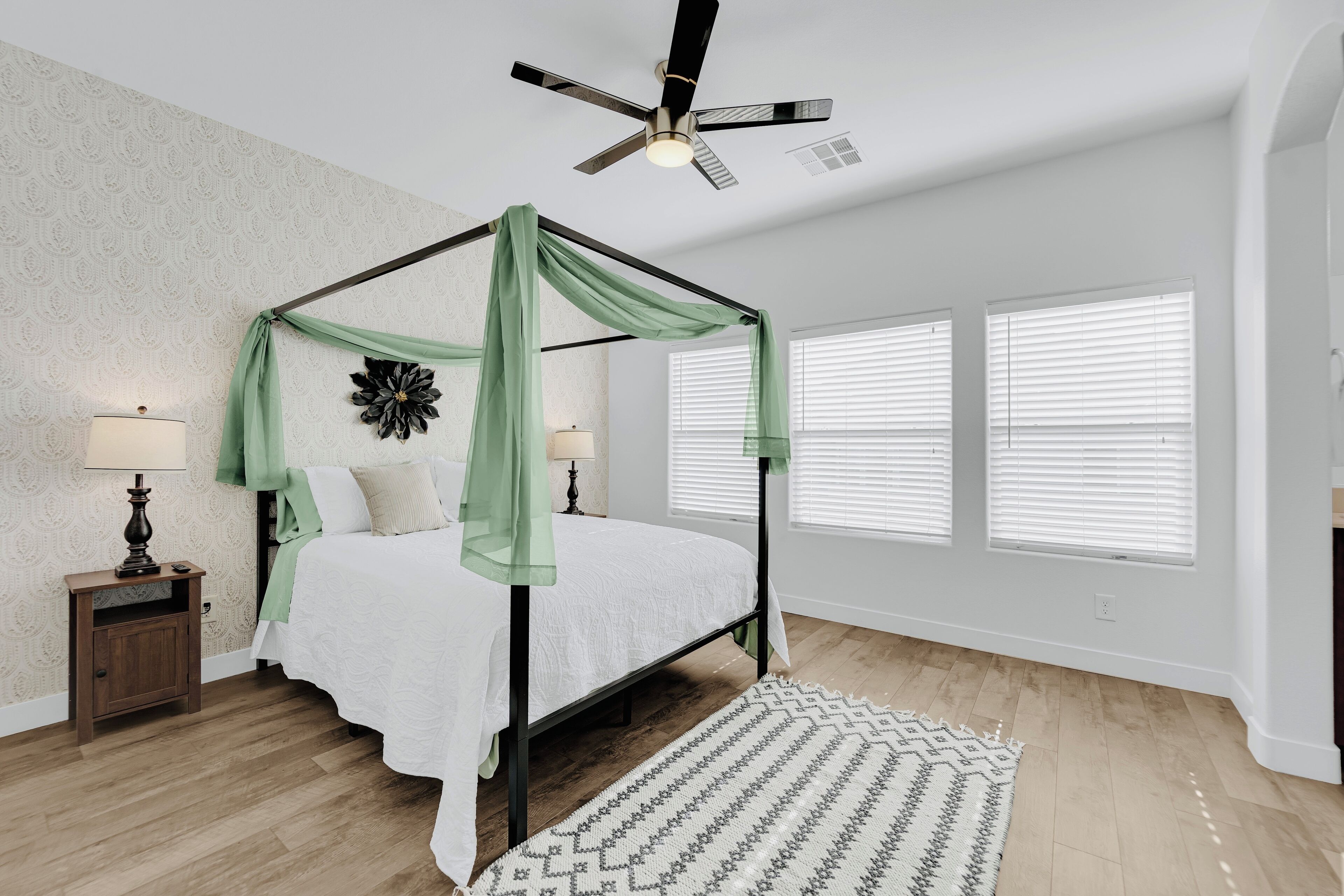 Fer et planche à repasser, Wi-Fi, draps fournis