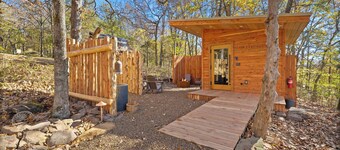 South Woods-Sauna-private trails-1mi to Lake Sequoyah