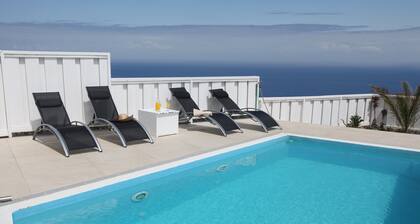 Luxury villa with heated pool and exceptional sea and canyon views,
