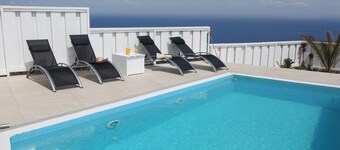 Luxury villa with heated pool and exceptional sea and canyon views,