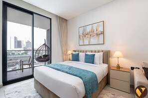 1 Schlafzimmer, Zimmersafe, Schreibtisch, Bügeleisen/Bügelbrett