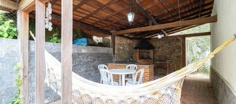 Petr Polis Piscina Lareira e Natureza Incr vel