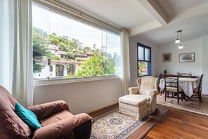 House, Smoking | 3 bedrooms - Petr Polis Piscina Lareira e Natureza Incr vel (Petrópolis)