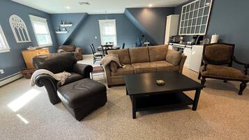 TV, DVD-spiller og bøker