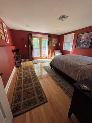 Bureau, fer et planche à repasser, lit parapluie, Wi-Fi gratuit