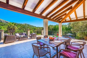 Outdoor dining - Finca Cas Tomas | Cala San Vicente | Traditional charm and mountain views |. (Pollensa)
