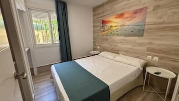 Iron/ironing board, free WiFi, bed sheets