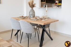 Dining - Vogue, JVC Jeewar near Circle Mall Rooftop Pool & Gym (Dubai)