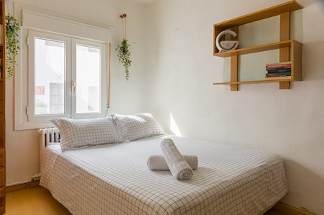 3 bedrooms, WiFi, bed sheets, wheelchair access. Amara Bardenas Country House Accommodation