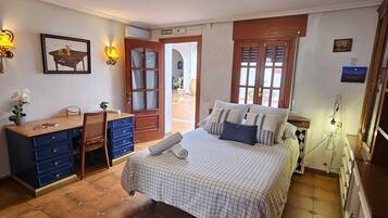 WiFi, bed sheets, wheelchair access