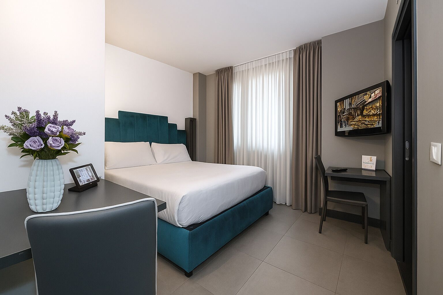 Standard Double or Twin Room | In-room safe, desk, free WiFi