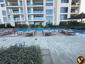 Pool - Vogue, Emirates Hills near Marina and JBR Beach (Dubai)