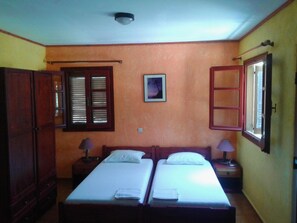 WiFi, bed sheets - Apartment 'Sunrise' with Mountain View, Wi-Fi and Air Conditioning (Palekastron)