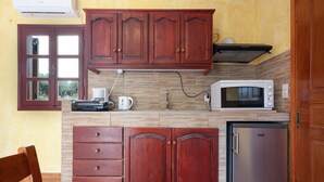 茶具/咖啡用具、冰箱、烤箱、炉灶