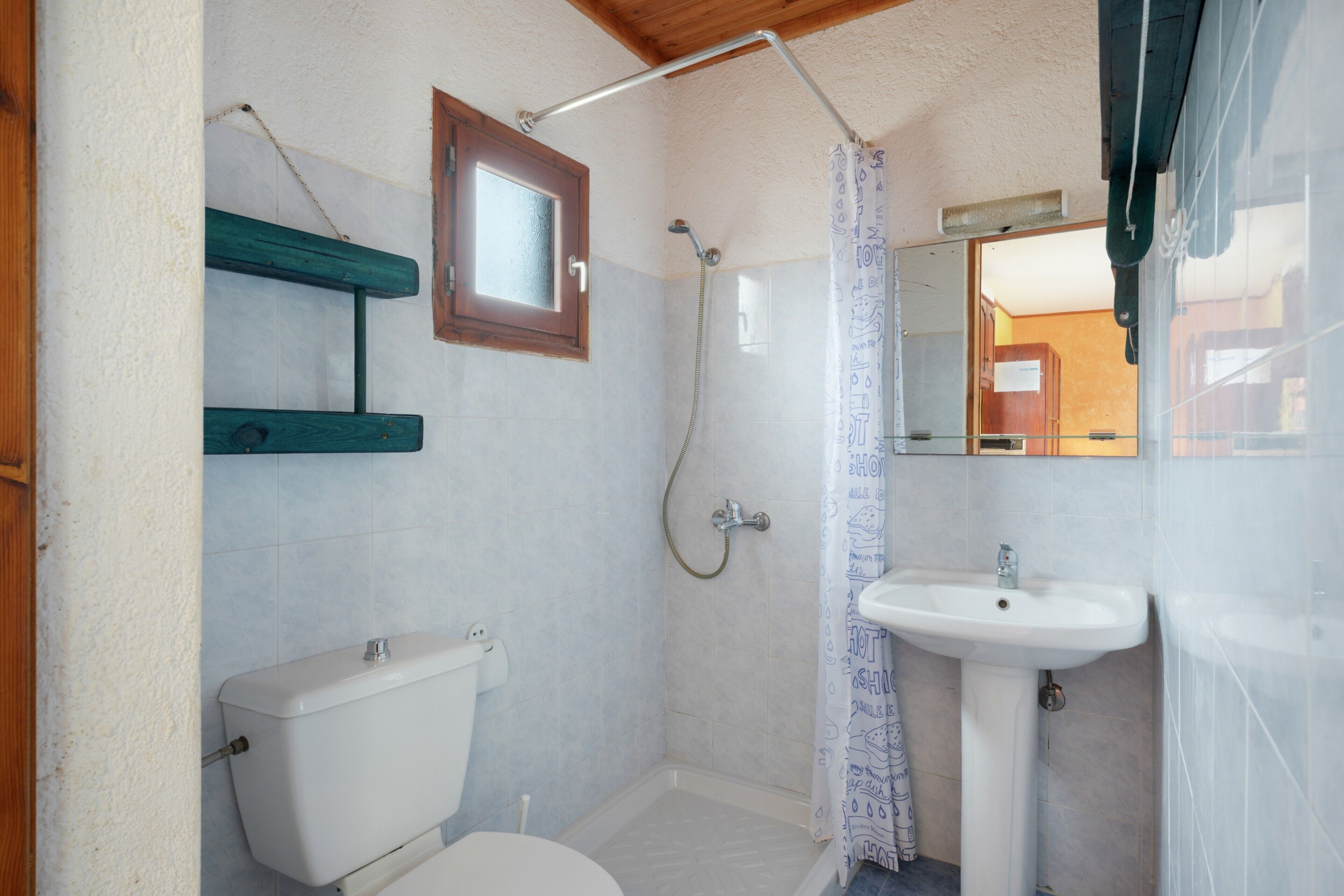 Douche, serviettes fournies