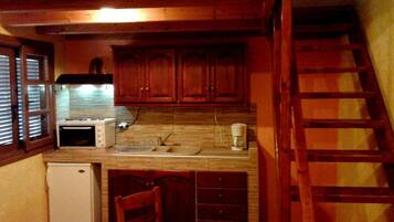 Réfrigérateur, four, plaque de cuisson, cafetiÚre/bouilloire