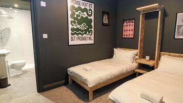 Cottage | 4 bedrooms, individually decorated, individually furnished, free WiFi